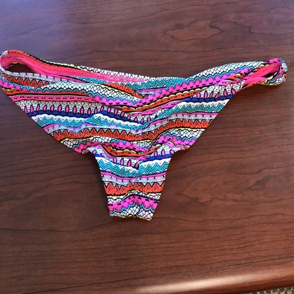 Xhilaration bathing suit bottoms - Picture 2 of 3